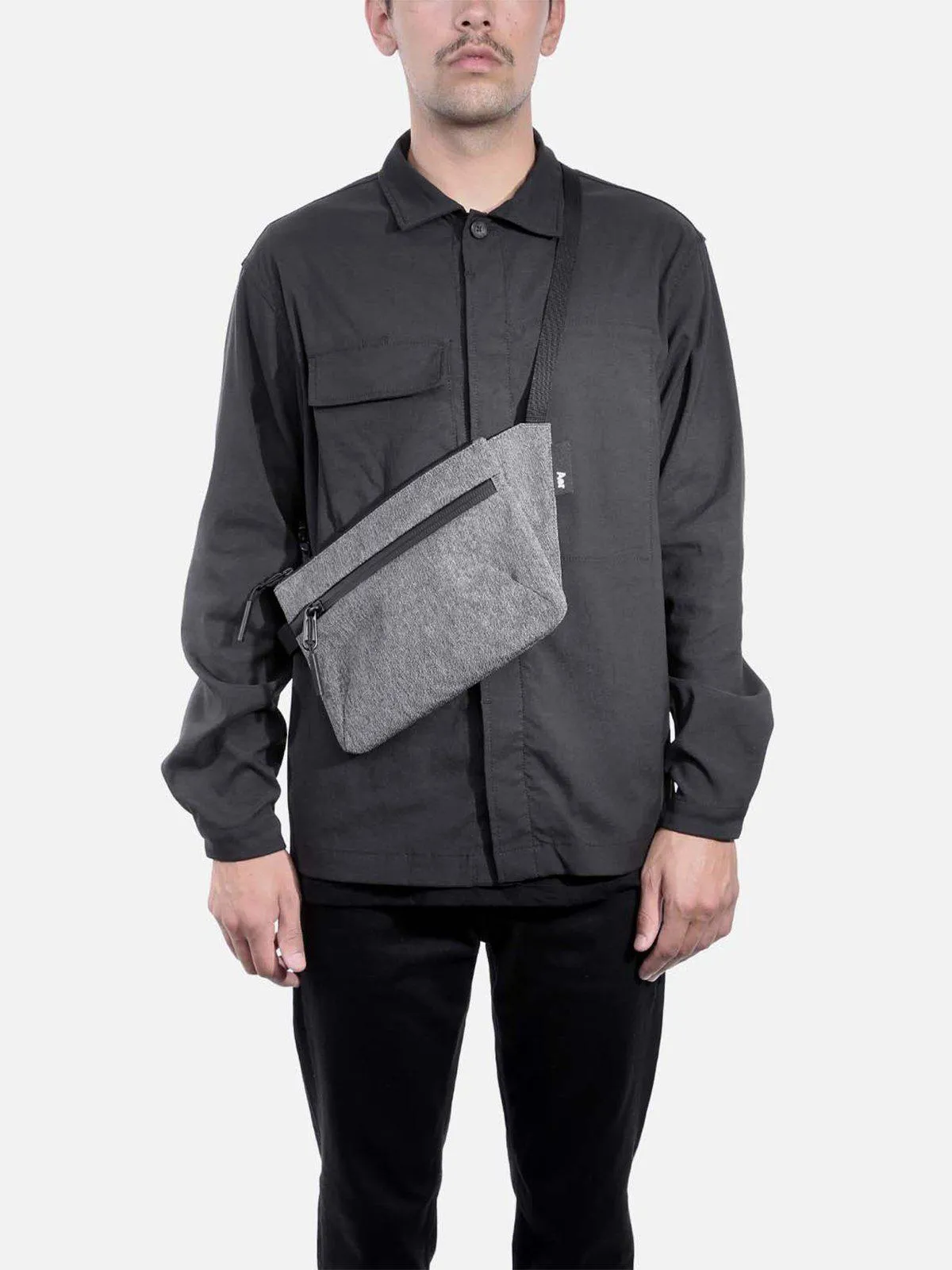 AER Sling Pouch Black