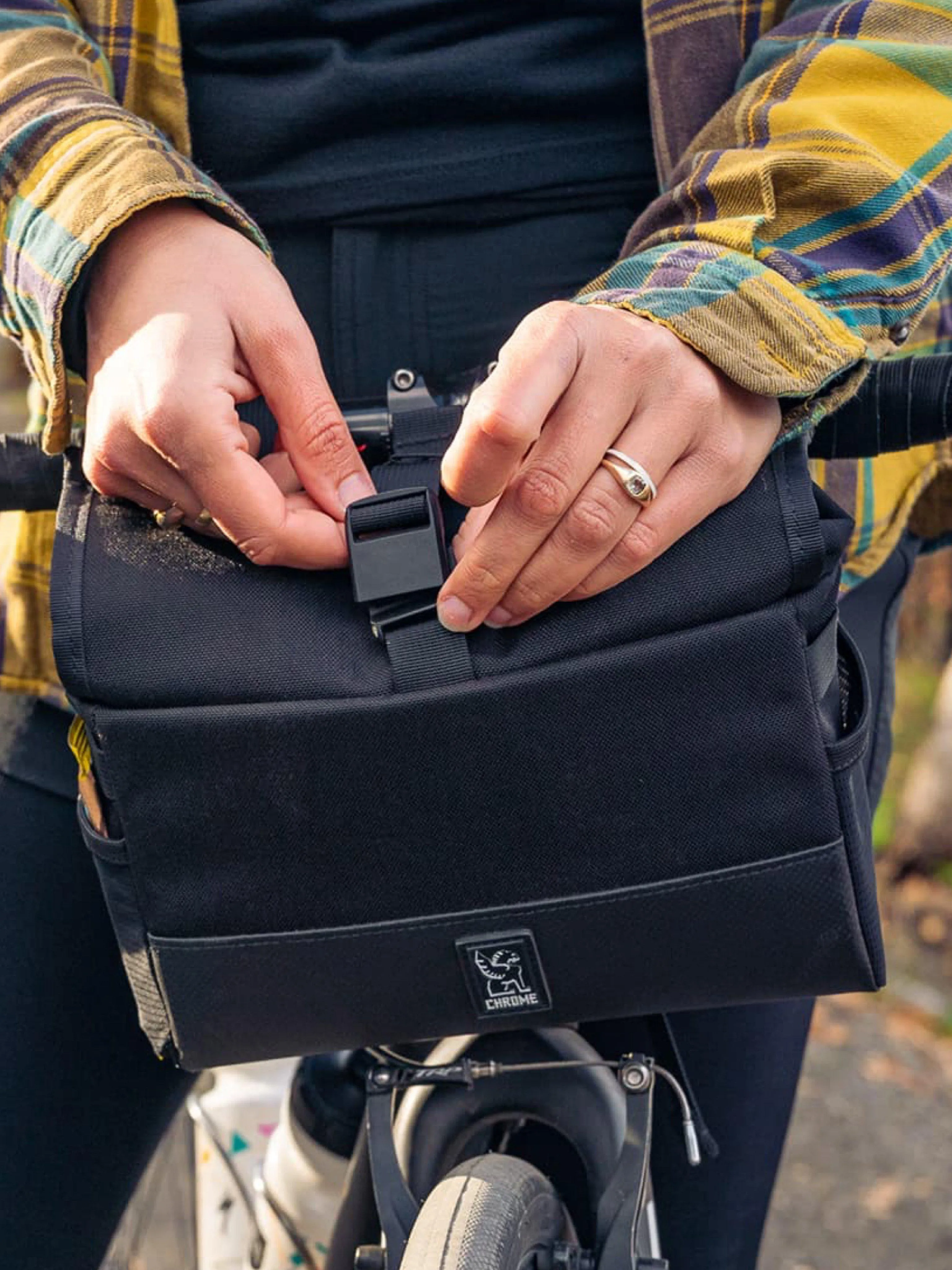 Chrome Industries Doubletrack Handlebar Bag Swedish Camo