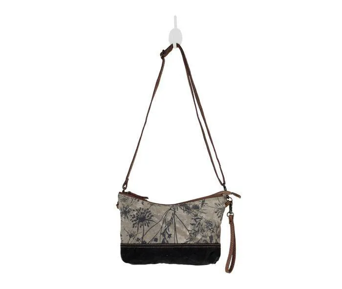 Dainty Delight Small & Crossbody Bag