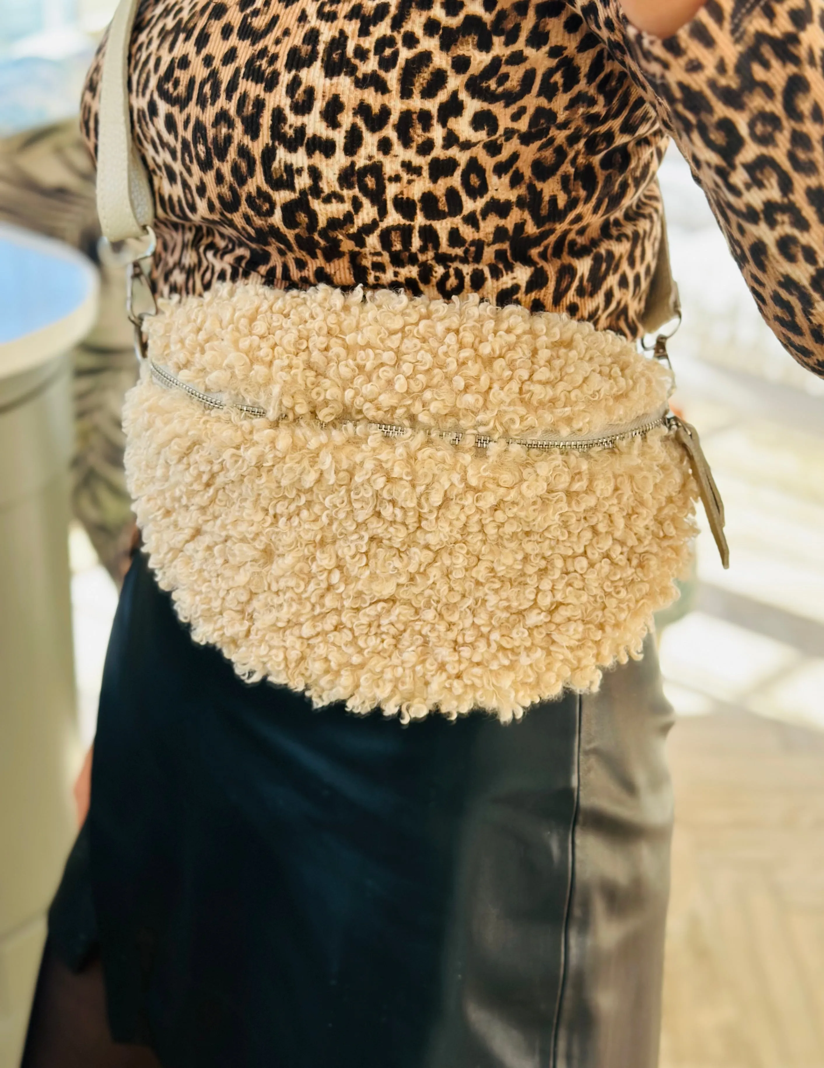 SAMPLE SALE The Snug Woolly Bag Cream