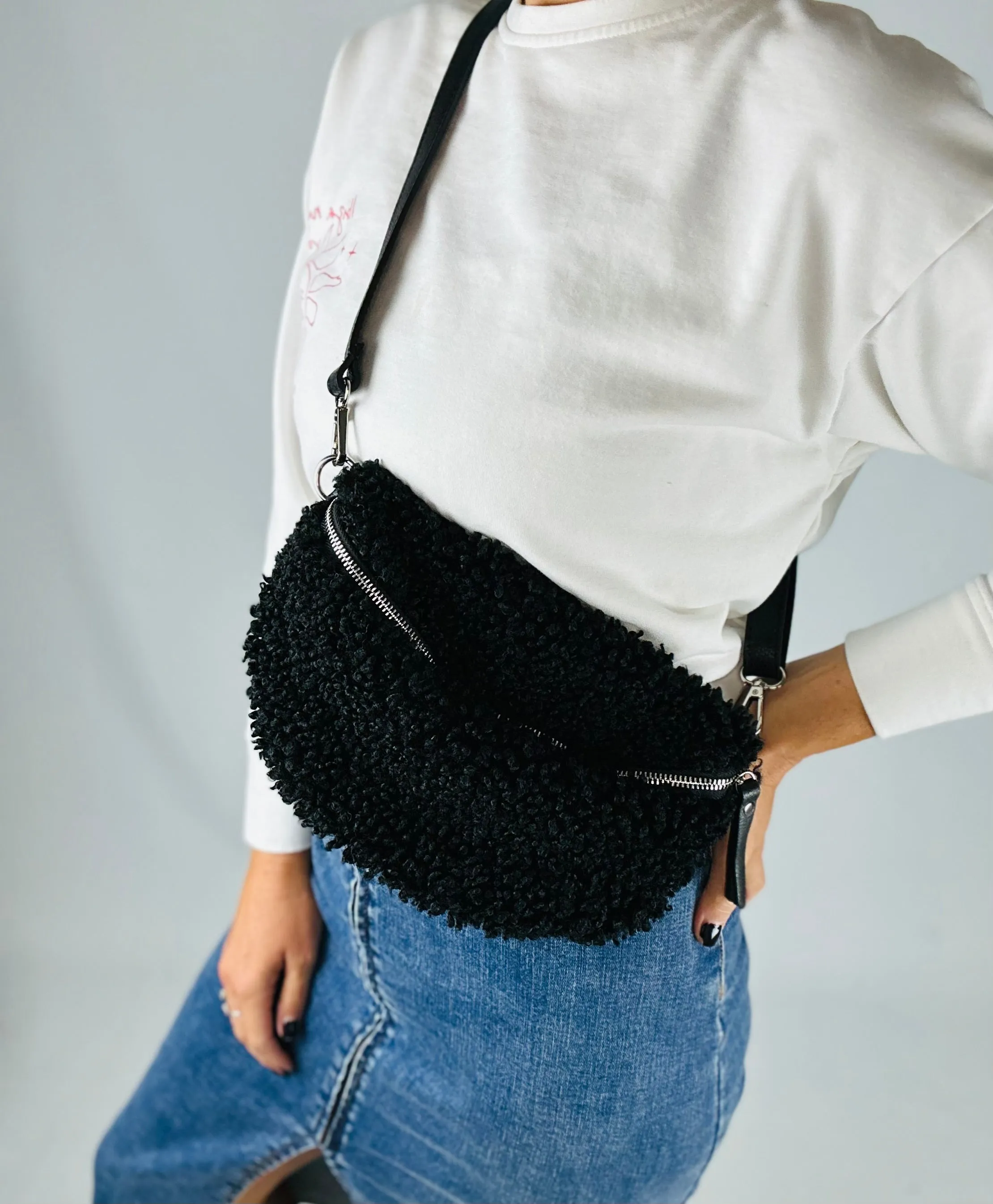 The Snug Woolly Bag Black